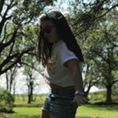 Timeline: La vida de Olivia Valle