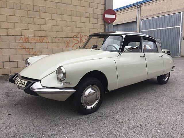 Citroen DS 19