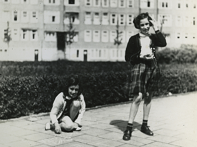 Fighting with the Van Dans...