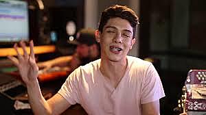 como trata a sus fans