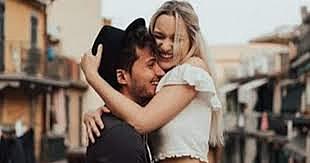 gets a hot boyfriend