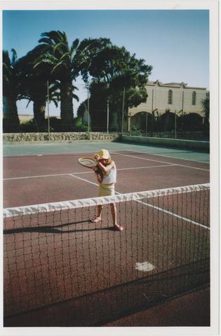 I learnt to play tennis