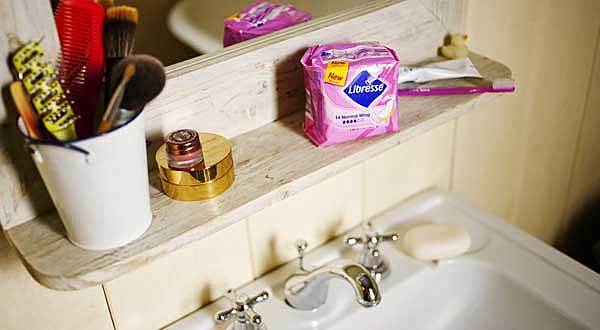 decada de los 70 en relación con las toallas sanitarias