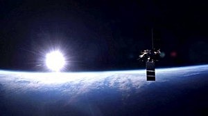 Primera red Vía satélite