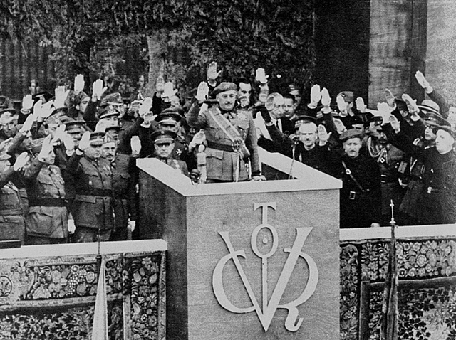 EL DESFILE DE LA VICTORIA