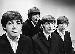 The Beatles (grupo inglés creado en 1962 compuesto por John Lennon,Paul McCartney,George Harrison y Ringo Starr.)