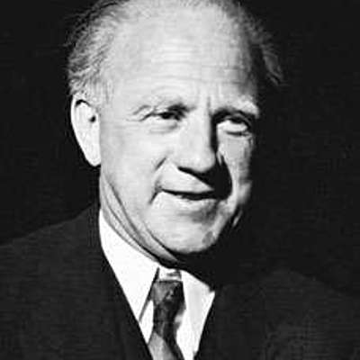 Timeline: Werner Karl Heisenberg (Dec 1901, Feb 1976)