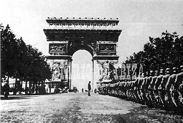 Las tropas alemanas entran en París