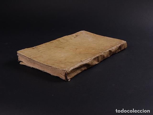 Grabado en piel de tapas de libros