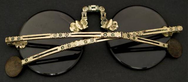 Les lunettes de James Ayscough