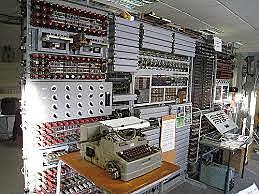 Ordenador digital electrónico.