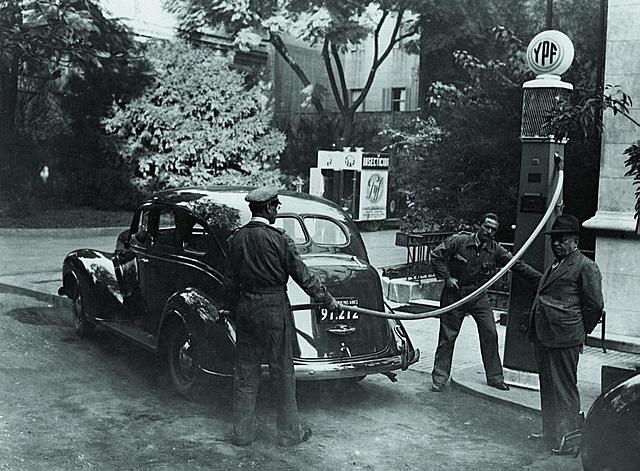 Instalación de estaciones de servicios en los caminos