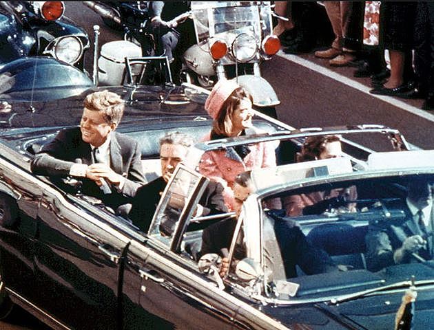 John F. Kennedy es asesinado en Dallas