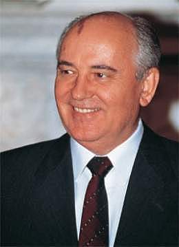 Gorbachov propone una reforma en profundidad de la economía soviética