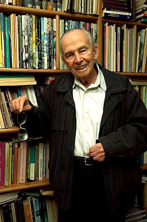 GUILLERMO HOYOS (TEÓRICO DE LOS CONSENSOS MÍNIMOS)