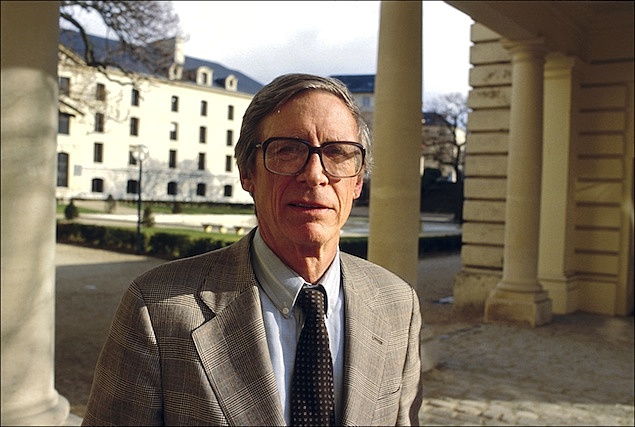 JOHN RAWLS (LIBERALISTA POLITICO) " la razón pública” es la forma en que se formulan planes, se fijan prioridades y se toman decisiones dentro de una sociedad"