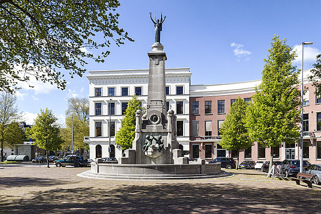 Calandmonument door H,J Evers met Arend Odé