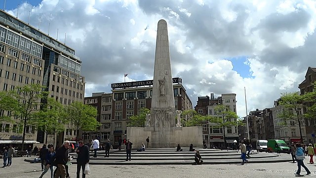 Nationaal Monument op de Dam door J.J.P Oud