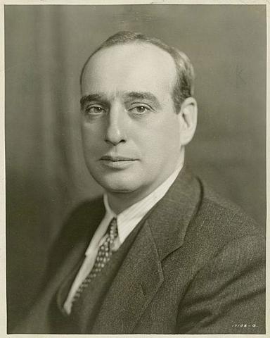 Robert Moses finishes a massive apartment complex in the Bronx.