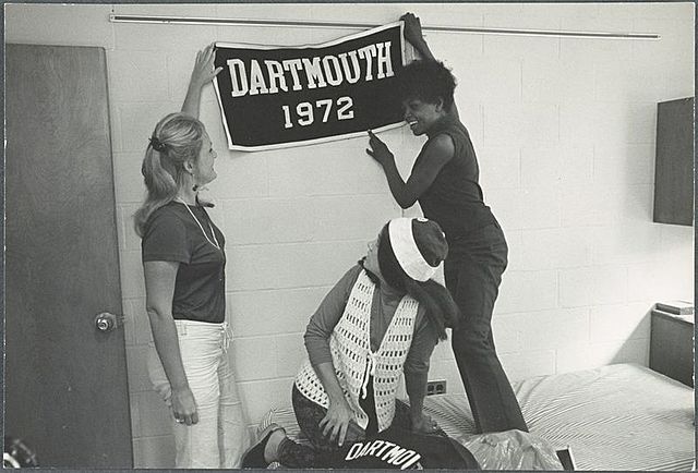 Dartmouth begins accepting women