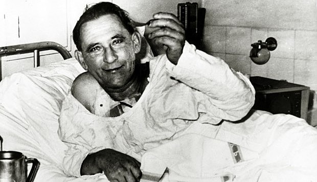 Primera operación de transplante de corazón.