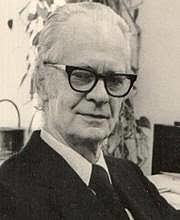 B. F Skinner (1904-1990)
