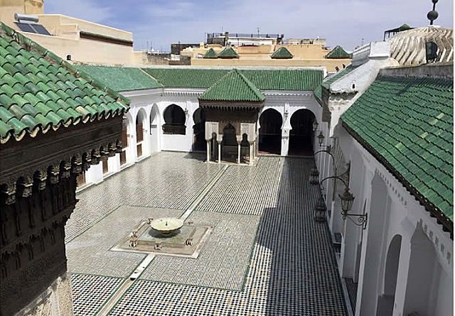 Suceso: Se Crea la Primera Universidad