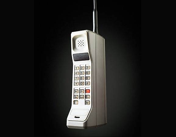 (1983)&nbsp;Motorola Dynatac 8000X