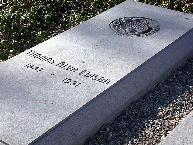 Thomas Edison dies