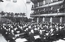 ITALIA SALE DE LA SOCIEDAD DE NACIONES