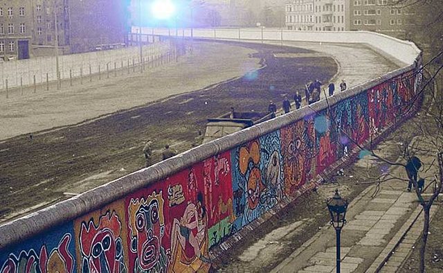 Levantamiento del Muro de Berlín