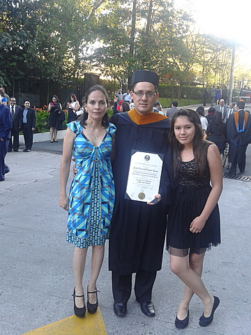 Graduación de mi papá.