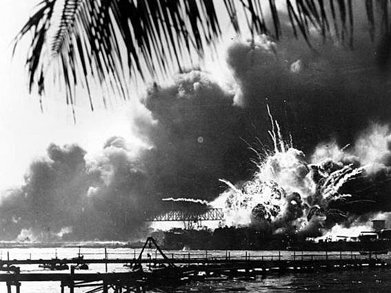 Ataque a Pearl Harbor (1941).