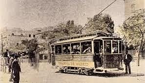 Se pone en servicio el tranvía eléctrico y el sistema de desagüe