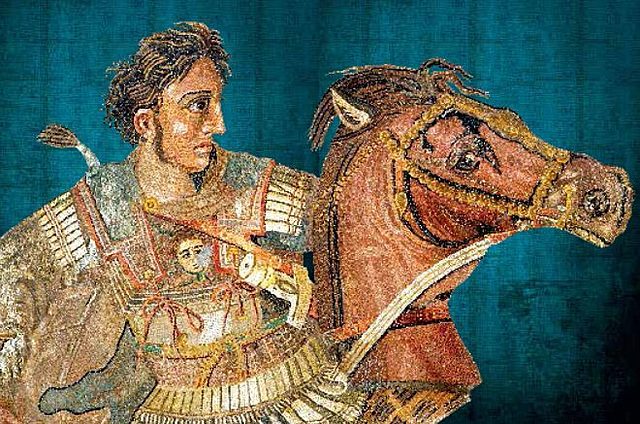 Alessandro Magno sale al potere