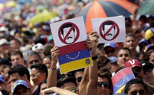 Protests to Oust Maduro Occur