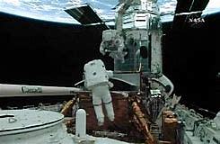 Primer paseo espacial