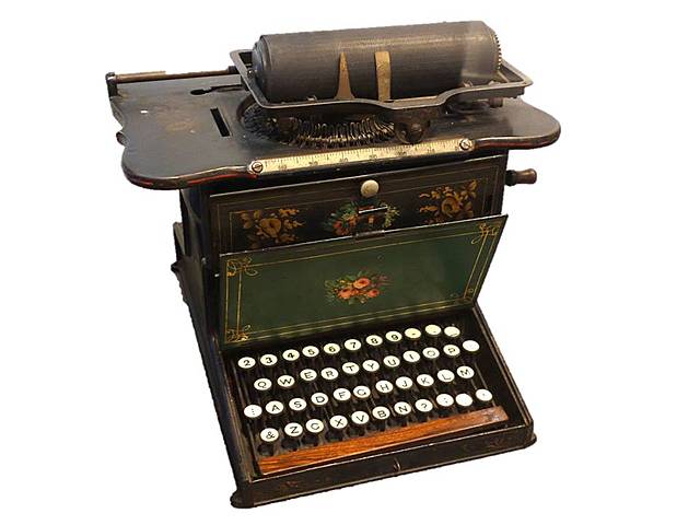 Se comercializa la máquina de escribir