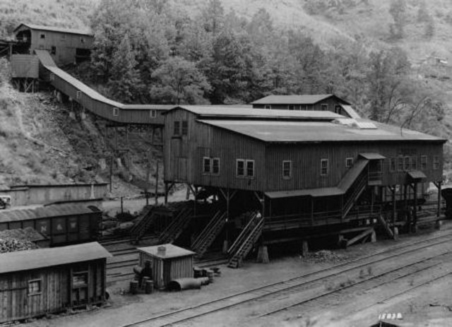 West Virginia Mine Wars Begin