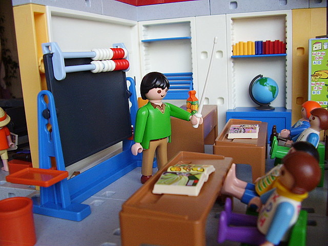 La primaria me recibe sonriendo