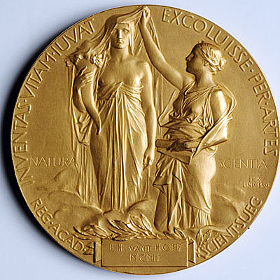 Marie Curie tuvo 2 Premios Nobel.