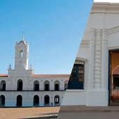 Timeline: Atuendos y bailes correctos para el 25 de mayo y 9 de julio