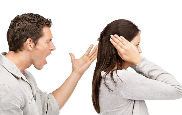 Castel y María tienen una fuerte discusión