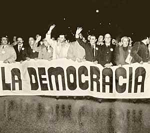 TRANSICIÓN A LA DEMOCRACIA