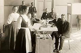 SEGUNDA OLA: "Primer país europeo en otorgar el derecho a voto"