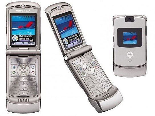 TERCER TELEFONO 2004