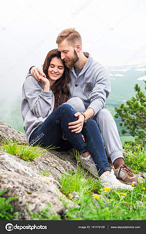 Laura tiene 20 años