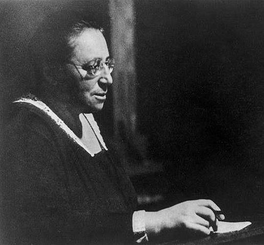 Amalie Emmy Noether.
