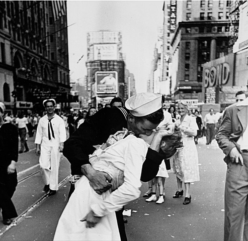 V-J day, times square, 1945 ( the Kiss )