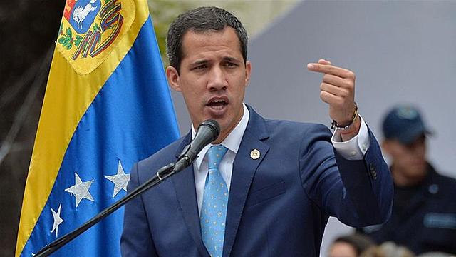 Guaido swears himself in